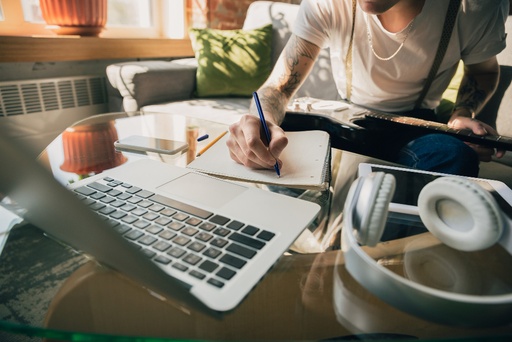 Cómo crear y lanzar tu curso online en 14 pasos